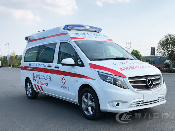 国六奔驰威霆监护型救护车
