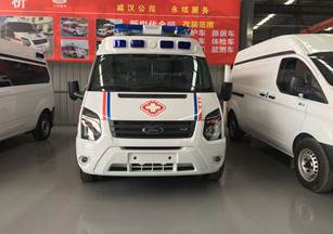 V348长轴中顶监护型救护车负压