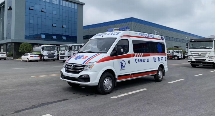 上汽大通长轴中顶监护型救护车